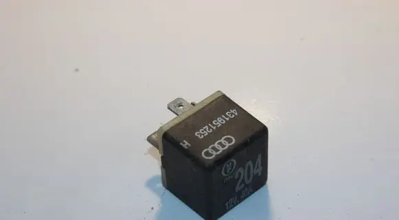 Volkswagen PASSAT B5 Other relay 431951253H