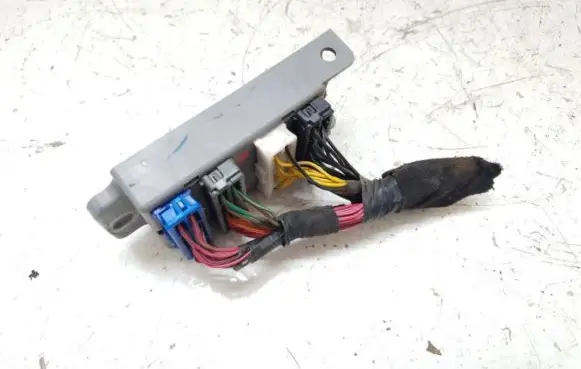 KIA Sorento Hazard warning light relay 91310-3E810