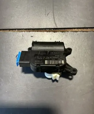 Volkswagen Golf Plus Air flap motor/actuator 0132801336 983380JE 1K0907511C