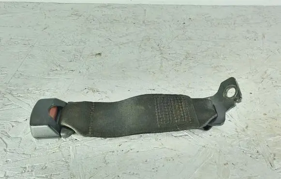 BMW 5 E60 E61 Middle seatbelt (rear) 33034525 7070086