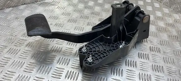 Chrysler Grand Voyager V Brake pedal P04861924AF