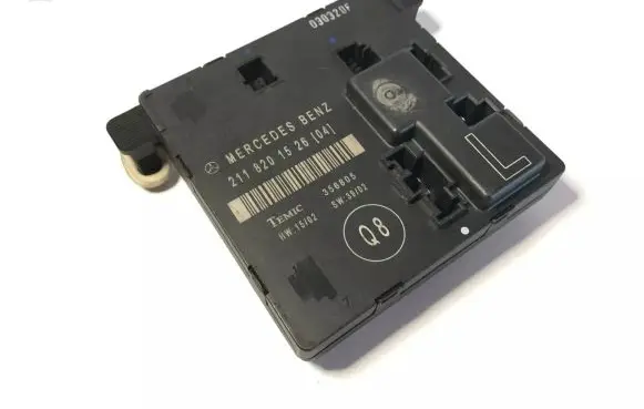 Mercedes-Benz E W211 Door control unit/module 2118201526