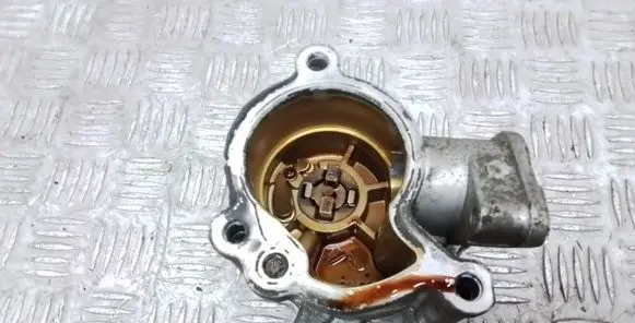 Volvo S90, V90 Vacuum pump 31465618
