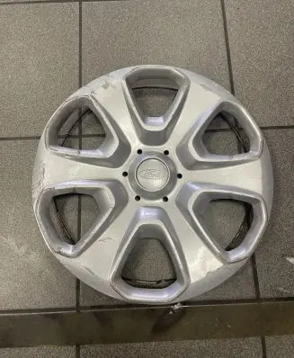 Ford Fiesta R15 wheel hub/cap/trim 8V211130HA FDT3321011