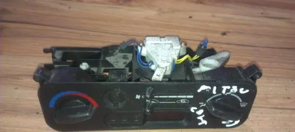 Mitsubishi Colt Climate control unit mb878417 nenustatyyta