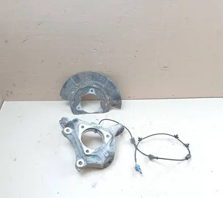Suzuki Kizashi Front wheel hub 5622057L01