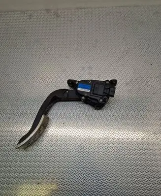 Renault Twingo II Accelerator throttle pedal 6PV00908505 8200426238