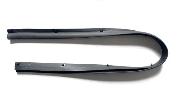 Nissan Leaf I (ZE0) Rubber seal front door (on door) 808383NF0A