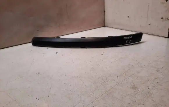 Front bumper splitter molding