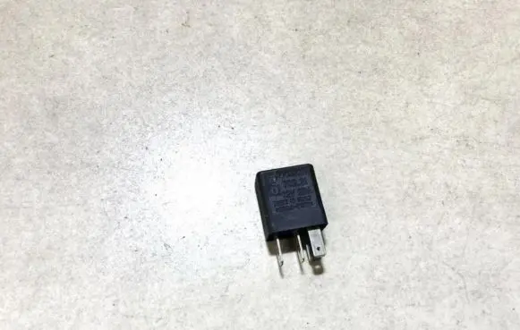 Opel Zafira A Other relay 24432680 70221
