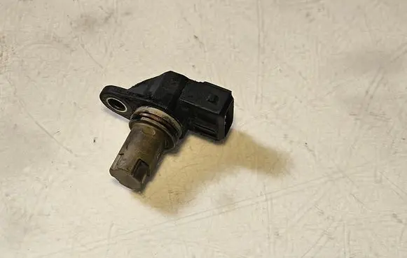 Opel Vivaro Camshaft position sensor 8200789528