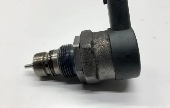 Jeep Grand Cherokee Fuel pressure regulator 0281006209