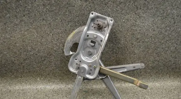 BMW 5 E34 Rear door manual window regulator 51341944