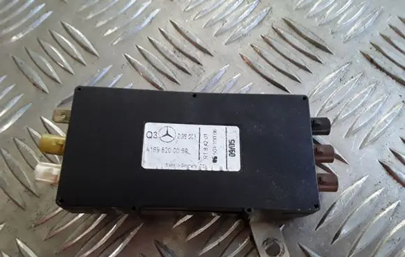 Mercedes-Benz A W169 Aerial antenna amplifier A1698200089 50110006