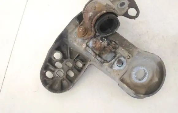 Volkswagen PASSAT B5 Engine mounting bracket 4b0199351