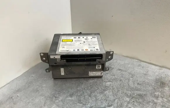 Radio/CD/DVD/GPS head unit