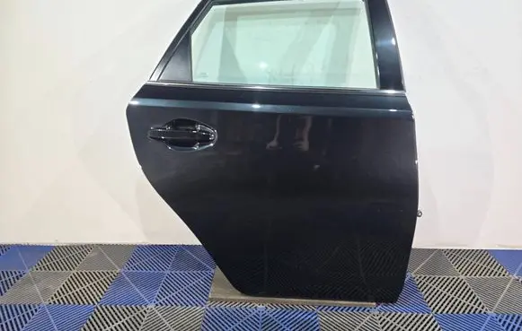 Toyota Auris E180 Rear door 