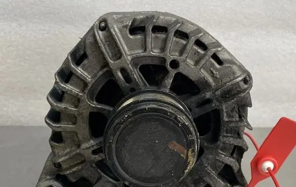 Citroen C4 II Picasso Generator/alternator 9810525380