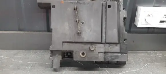 Renault Laguna II Engine control unit holder 