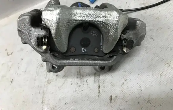 BMW X2 U10 Rear brake caliper 6L754A 6L754