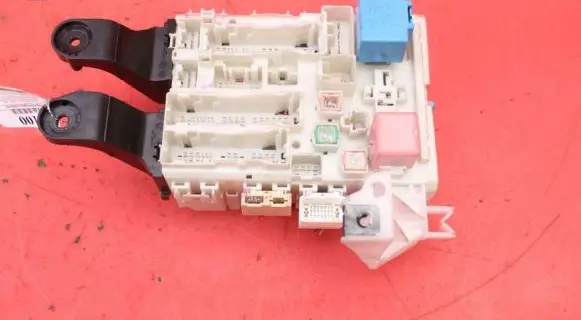 Toyota Avensis T270 Fuse box set 82730-05140-C