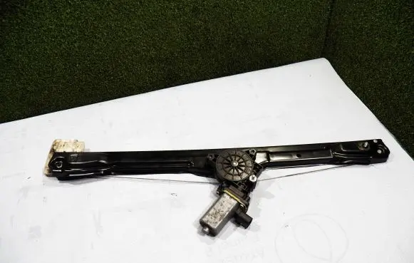 Iveco Daily 6th gen Front door window regulator with motor 5802578844