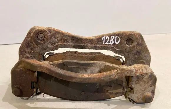 Hyundai i30 Front Brake Caliper Pad/Carrier 