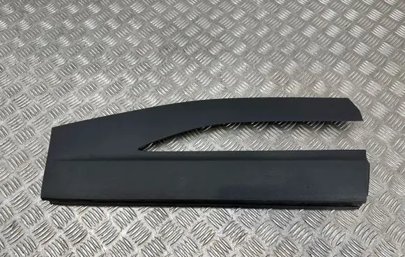 Opel Mokka X Rear door trim (molding) 9841010780