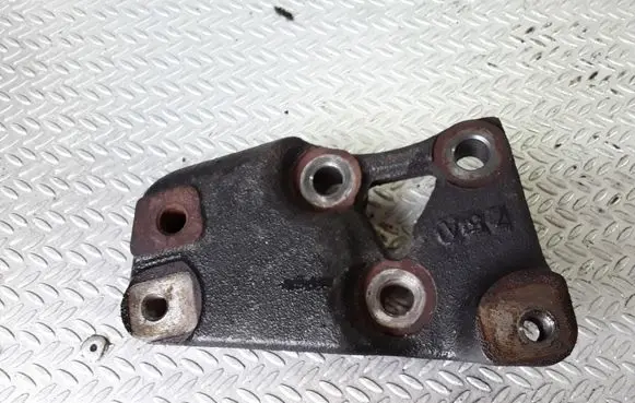 Honda CR-V Power steering pump mounting bracket 