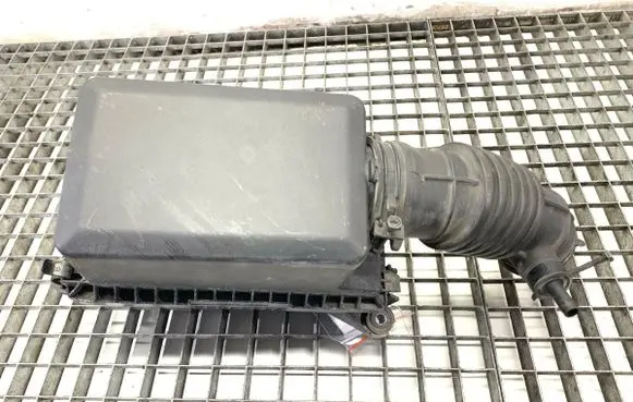 Hyundai i20 (GB IB) Air filter box 28110C8200