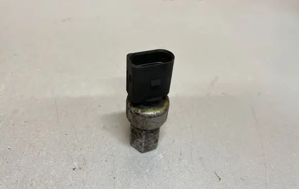 Air conditioning (A/C) pressure sensor