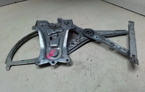 Front window lifting mechanism without motor