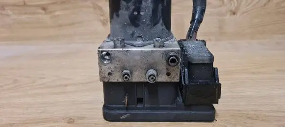 Ford Focus ABS Pump 10096001363