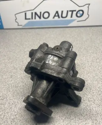 BMW 3 E36 Power steering pump 1141516 2106126