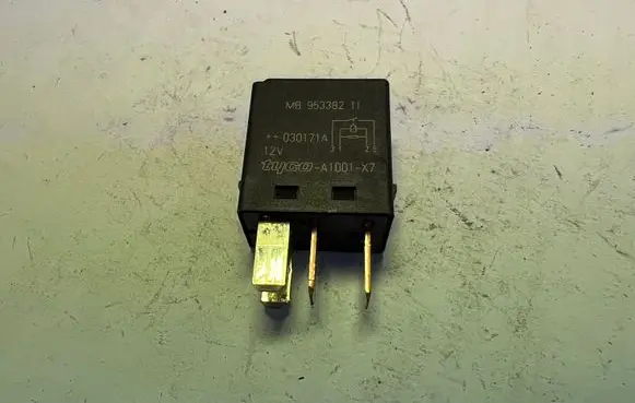Volvo S40, V40 Other relay 95338211 MB95338211 953382