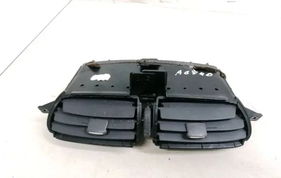 Nissan Almera Tino Dash center air vent grill