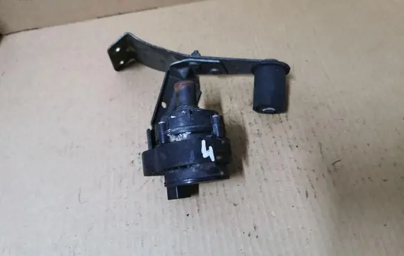 Mercedes-Benz Sprinter W906 Electric auxiliary coolant/water pump