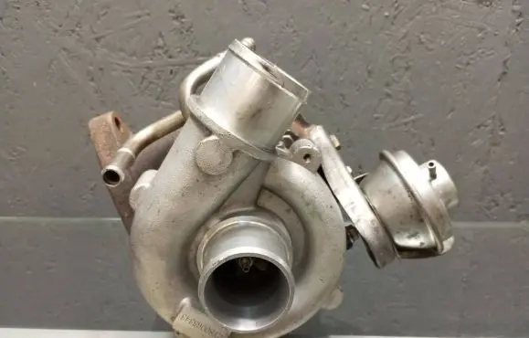 Toyota RAV 4 (XA40) Turbo ZY80065343