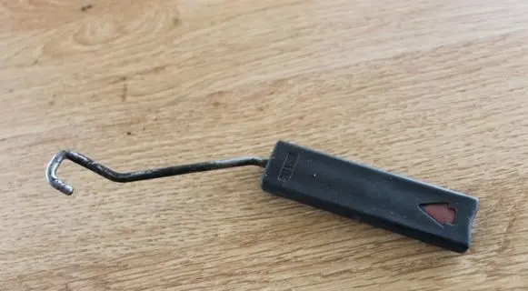Volkswagen Sharan Engine bonnet (hood) release handle