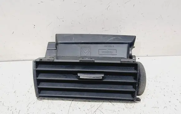 Citroen C5 Dash center air vent grill 9682533477 8265EY