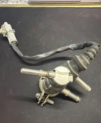 Dacia Dokker Fuel injector 208995377R J325401883