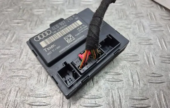 Audi Q7 4L Door control unit/module 4L0907290