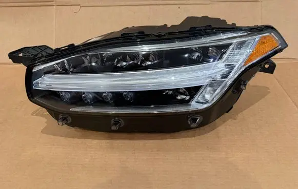 Volvo XC90 Headlight/headlamp 32338946 2302109587