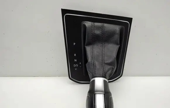 Volkswagen Touran III Gear shifter surround trim plastic 5TB713203C 5TB713203CHQE 100005841