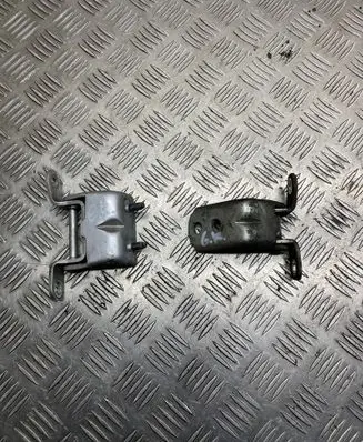 Nissan Navara D40 Rear door hinge set 