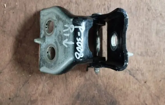 Peugeot 3008 I Front door lower hinge 