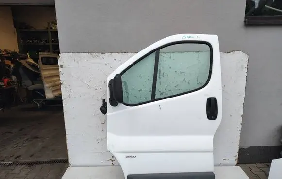 Opel Vivaro Front door 
