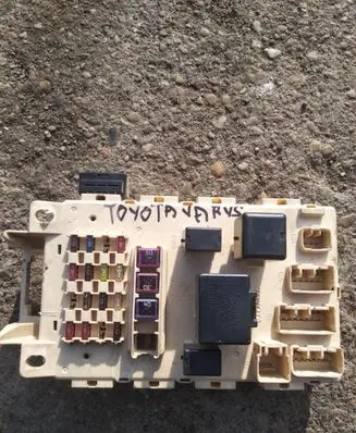 Toyota Yaris Fuse module GF10