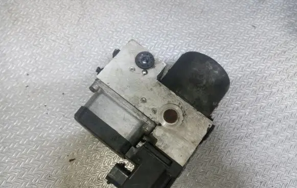 Audi A6 S6 C5 4B ABS Pump 0265220621 3B0614111