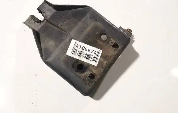 Front bumper mounting bracket